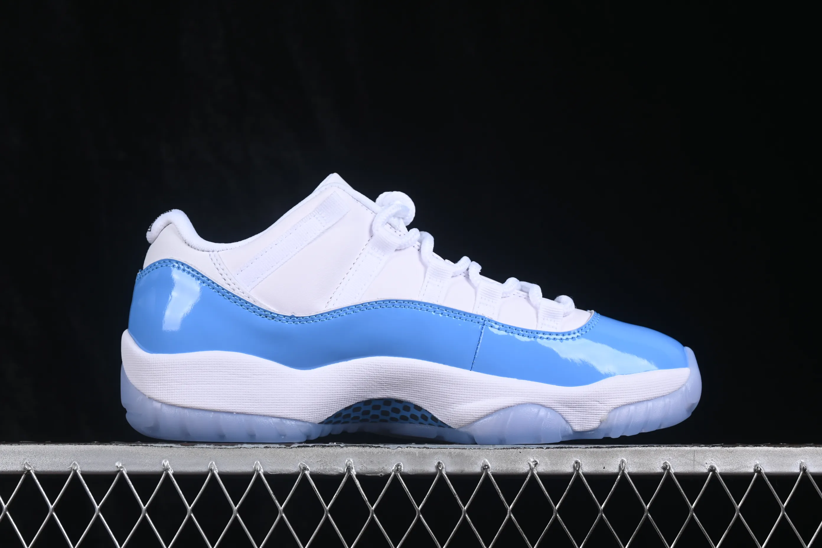All categories Air Jordan Jordan series basketball shoes Air Jordan 11 F version Air Jordan 11 Low "University Blue" AJ11 Joe 11 University Blue FV5104-100
